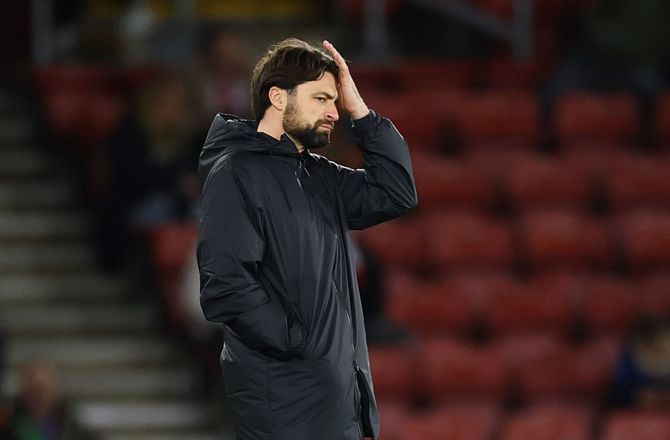 Premier League -Bekræftet: Saints fyrer manager straks efter ydmygelse