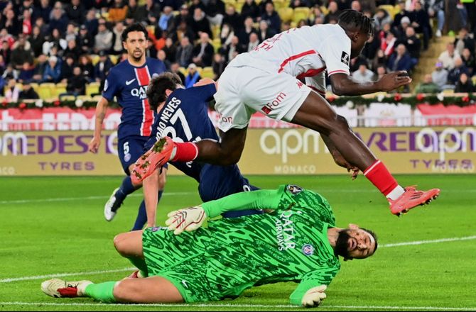 Ligue 1 -Monaco fordømmer racisme efter stempling