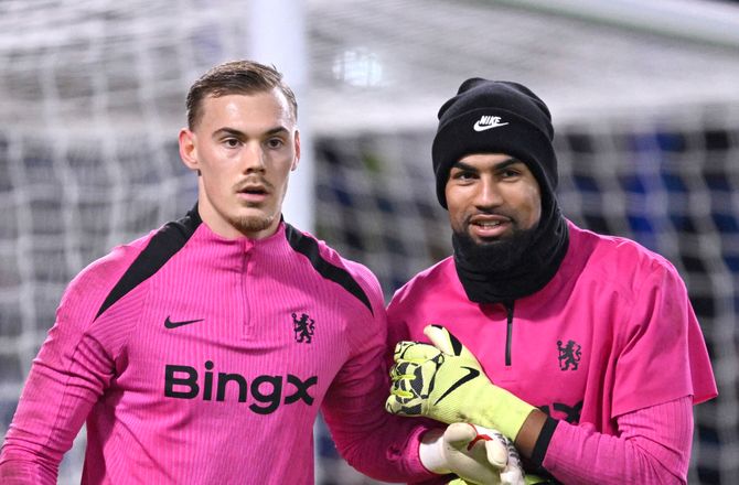 Premier League -Jørgensen bænket mod Leicester