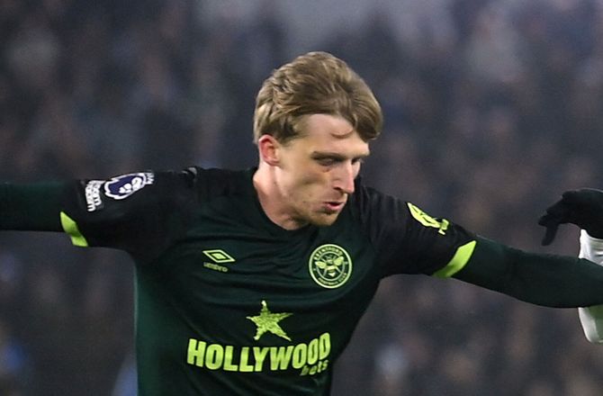 Premier League -På trods af Wolfsburg-rygte: Roerslev starter