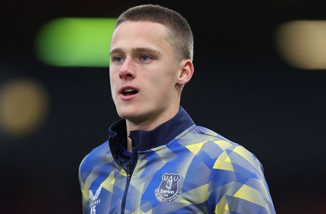 Premier League -Armstrong tager tilbage til Everton