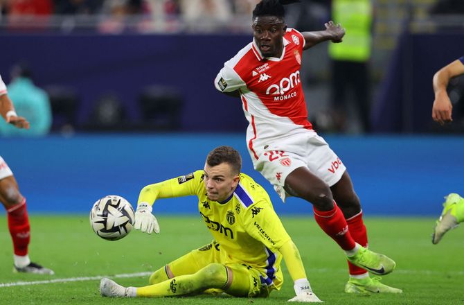 Ligue 1 -Fik du set det? Monaco-keeper dummede sig to gange 