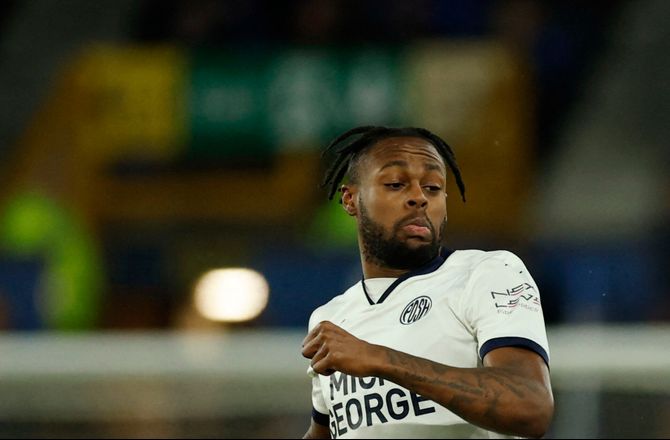 League 1 -PFA straffer engelsk fan for racisme