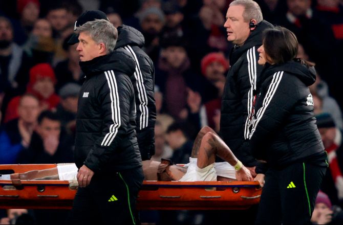 Premier League -Gabriel Jesus er tilbage på græs efter skrækskade 