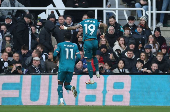 Premier League -Stimen afbrudt: Kluivert ydmygede Newcastle