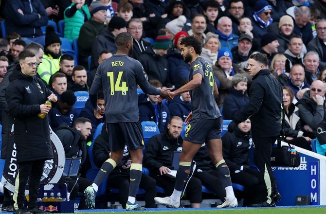 Premier League -Moyes begræder skader: Ser ikke godt ud 