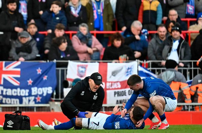 Championship -Efter skrækskade: Ipswich-boss rørt af scoring