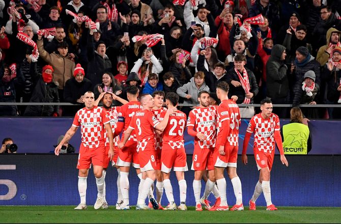 Champions League -Se her: Arsenals veterankeeper koster dyrt i sin debut