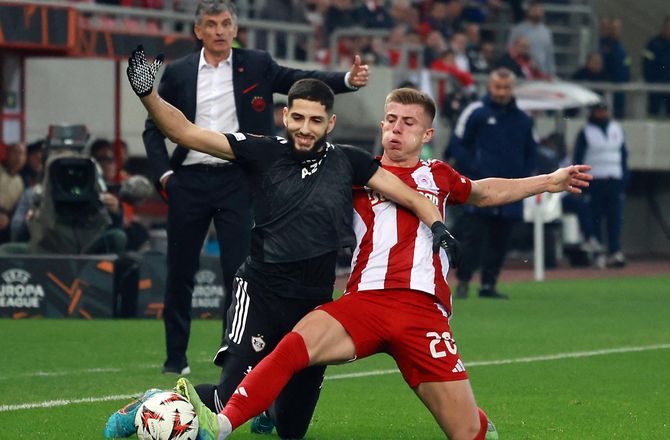 Premier League -Bekræftet: Brighton køber Olympiakos-back