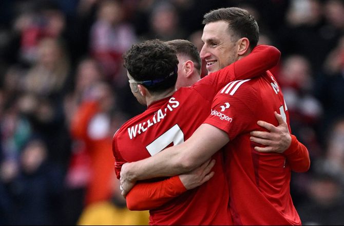 Premier League -Hattrick-helt om 0-5 til 7-0: Sikke en forskel en uge kan gøre 