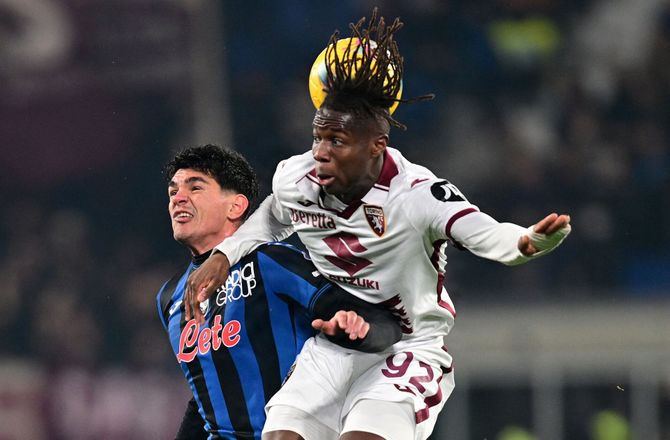 International -Medie: Crystal Palace byder på Alieu Njie