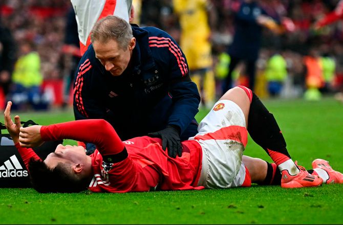 Premier League -Uheldig United-stopper rejst med landsholdet: Skal ikke spille