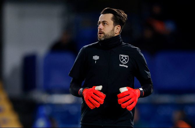 Premier League -Tårevædet Fabianski siger farvel til West Ham