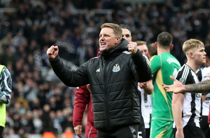 Premier League -Howe om United-rygter: Jeg all in på Newcastle