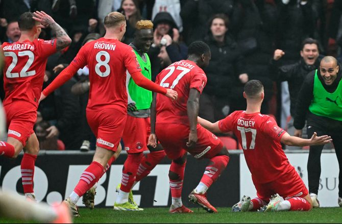 League 1 -Leyton Orient smadrede sig til playoff 