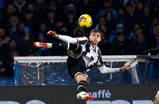 Serie A -Uhørt: Lorenzo Lucca blev matchvinder og skurk