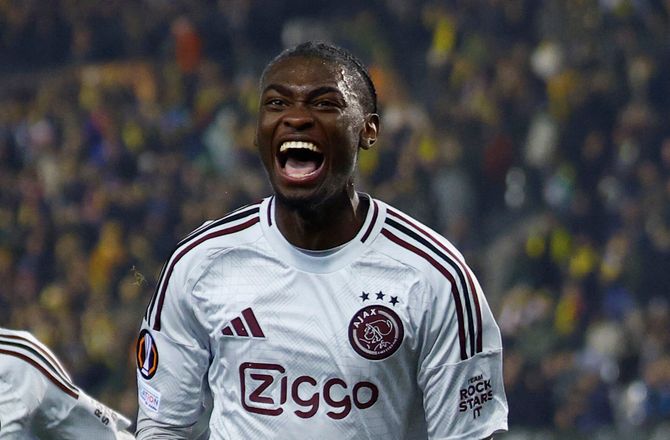Æresdivisionen -Ajax binder belgisk kæmpetalent