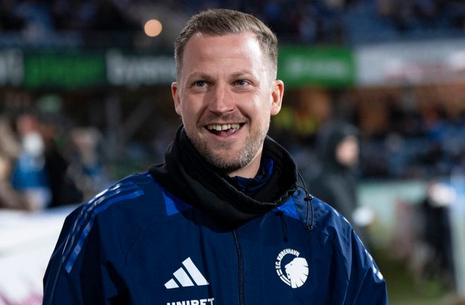 FC København -Neestrup smiler af kæk Thomasberg: Alle kneb gælder