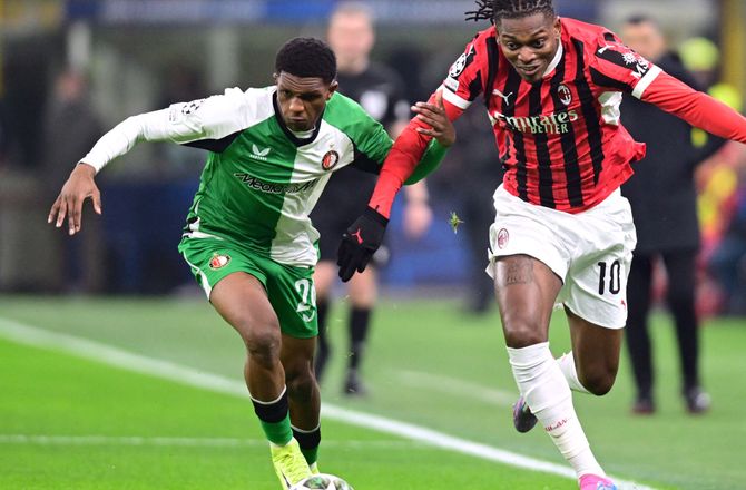 Æresdivisionen -Feyenoord belønner talentfuld back