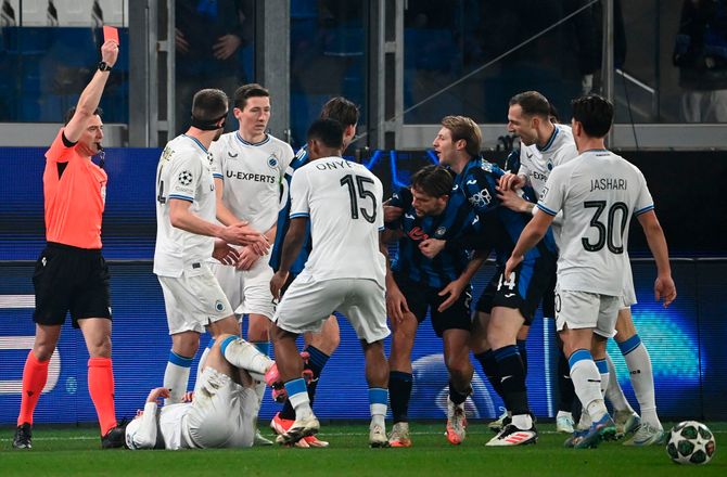 Champions League -Atalanta-anfører går amok og får direkte rødt
