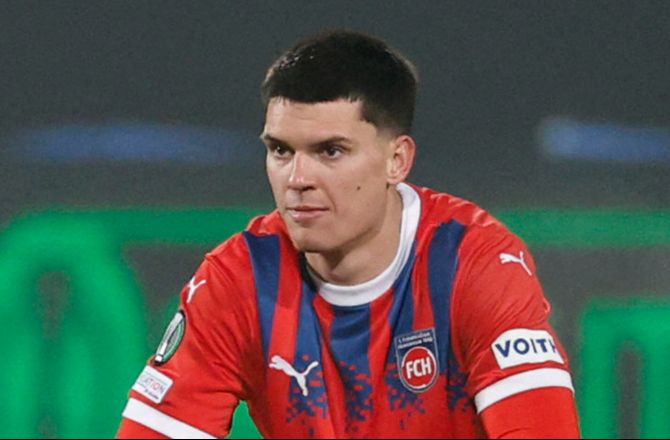 Bundesliga -Heidenheim lever efter sent kanonmål