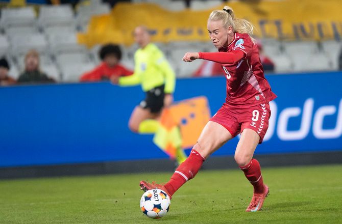 Danmark (k) -Danmark skifter tre mod Italien