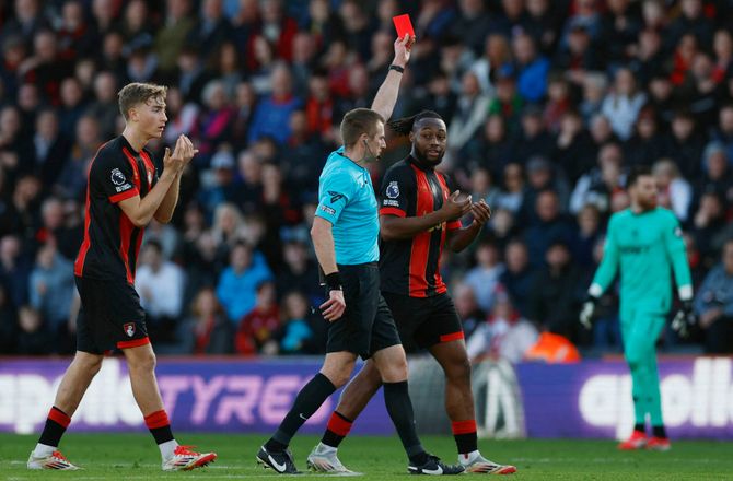 Premier League -Se her: Zabarnyi får direkte rødt for svinestreg