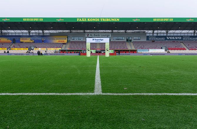 3F Superliga -FC Nordsjælland mindes Newel Tse mod AaB
