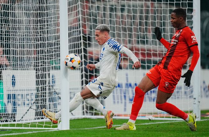 3F Superliga -Av, FCK: Hvordan misser Robert den? 