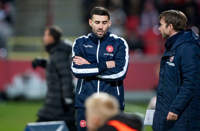 Betinia Liga -AaB siger farvel til assistenter
