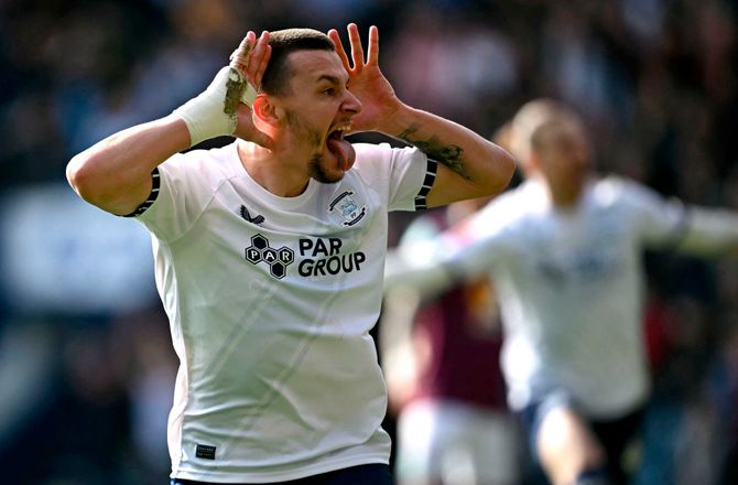 Championship -Trods racismestraf: Preston står bag angriber