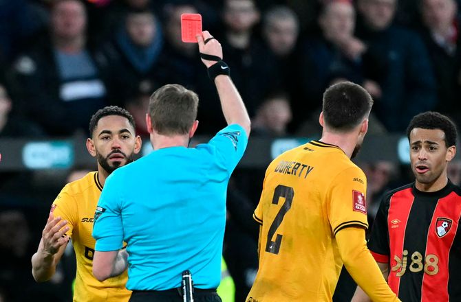 FA Cup -Cunha går amok og får rødt - se det her 