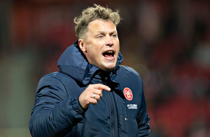3F Superliga -AaB-boss efter første forårspoint: Sommetider får vi slag i hovedet  