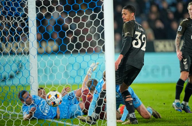 3F Superliga -Brøndby flirter med katastrofen efter Randers sikrede top-6