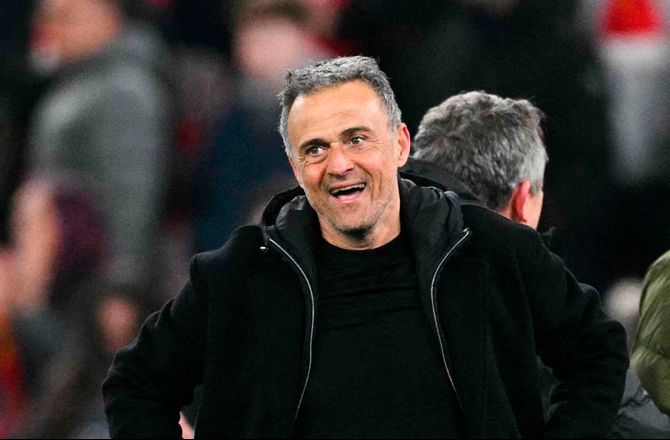 Champions League -PSG-chef forventer at lide mod Aston Villa