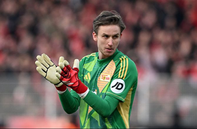 Bundesliga -Rønnow meldes færdig for sæsonen