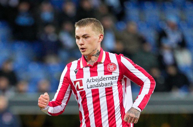 3F Superliga -Kryptisk AaB-boss: Han var vores skytte