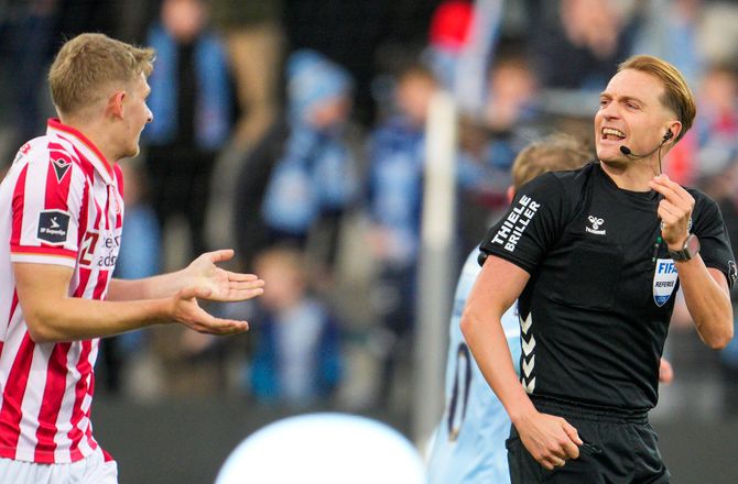 3F Superliga -Offside-kendelse undrer AaB-lejr: Måske en ny regel? 