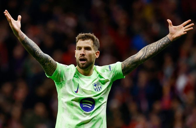 La Liga -Barcelona bekræfter: Inigo Martinez forlader klubben