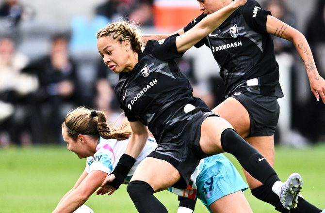 Angel City FC -Chok i USA: Kvindelig spiller faldt om af hjertefejl