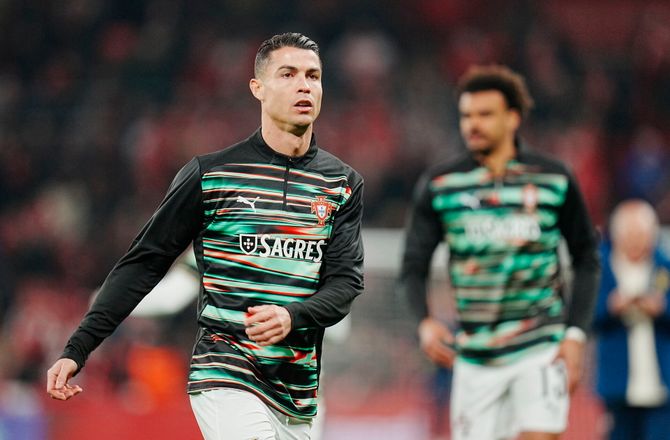 Danmark -Rydder hel etage: Portugal træner i Lyngby