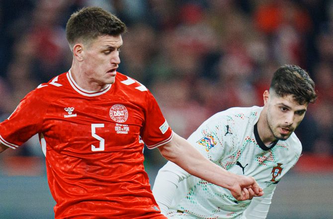 VM kval. UEFA -Riemer skifter to – Mæhle er tilbage