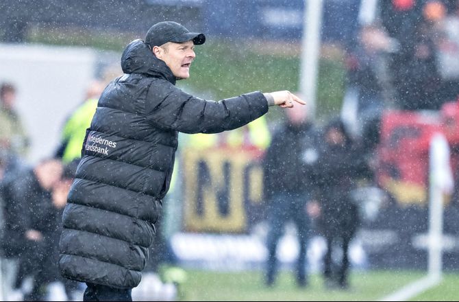 3F Superliga -FCN-chef forsvarer ung keeper: Det var ikke hans fejl