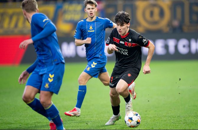 3F Superliga -FCM blev snydt: VAR missede afgørende vinkel