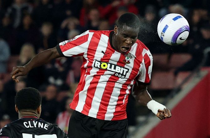 Premier League -Onuachu header Southampton i front: Se målet her