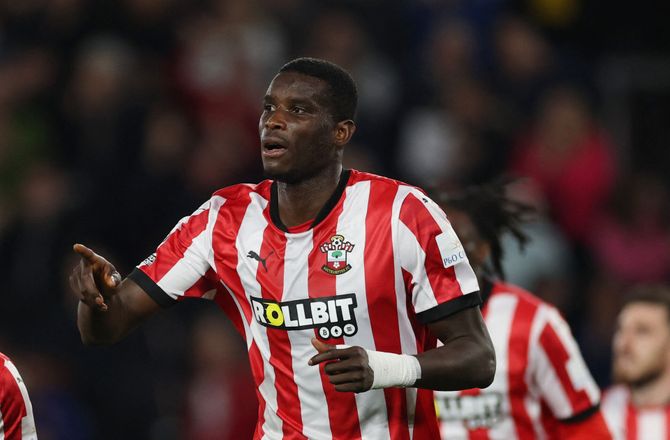SüperLig -Modtaget som konge: Onuachu er landet i Tyrkiet