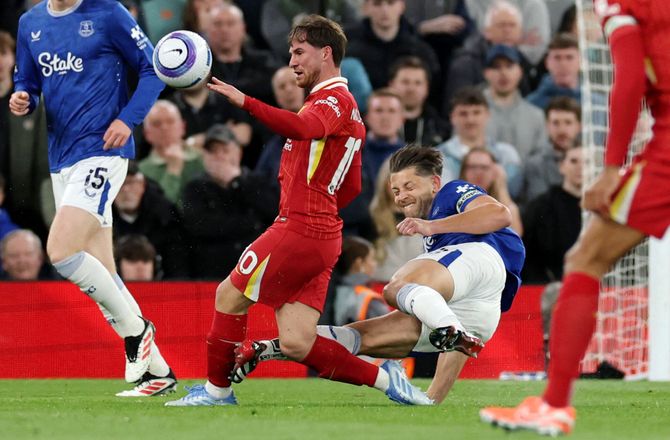 Premier League -Everton fordømmer dødstrusler mod James Tarkowski