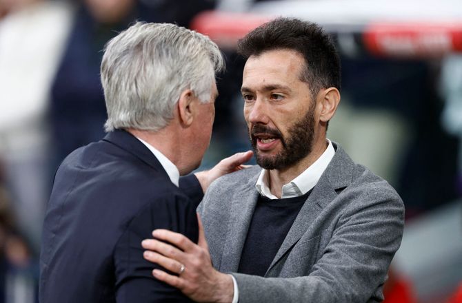 La Liga -Valencia rydder op: Fyrer sportsdirektør og cheftræner