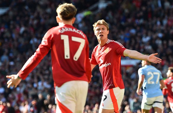 Premier League -Intenst Manchester-derby endte uden vinder