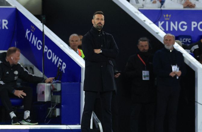 Premier League -Ni nederlag på stribe: Van Nistelrooy kryptisk om fremtiden
